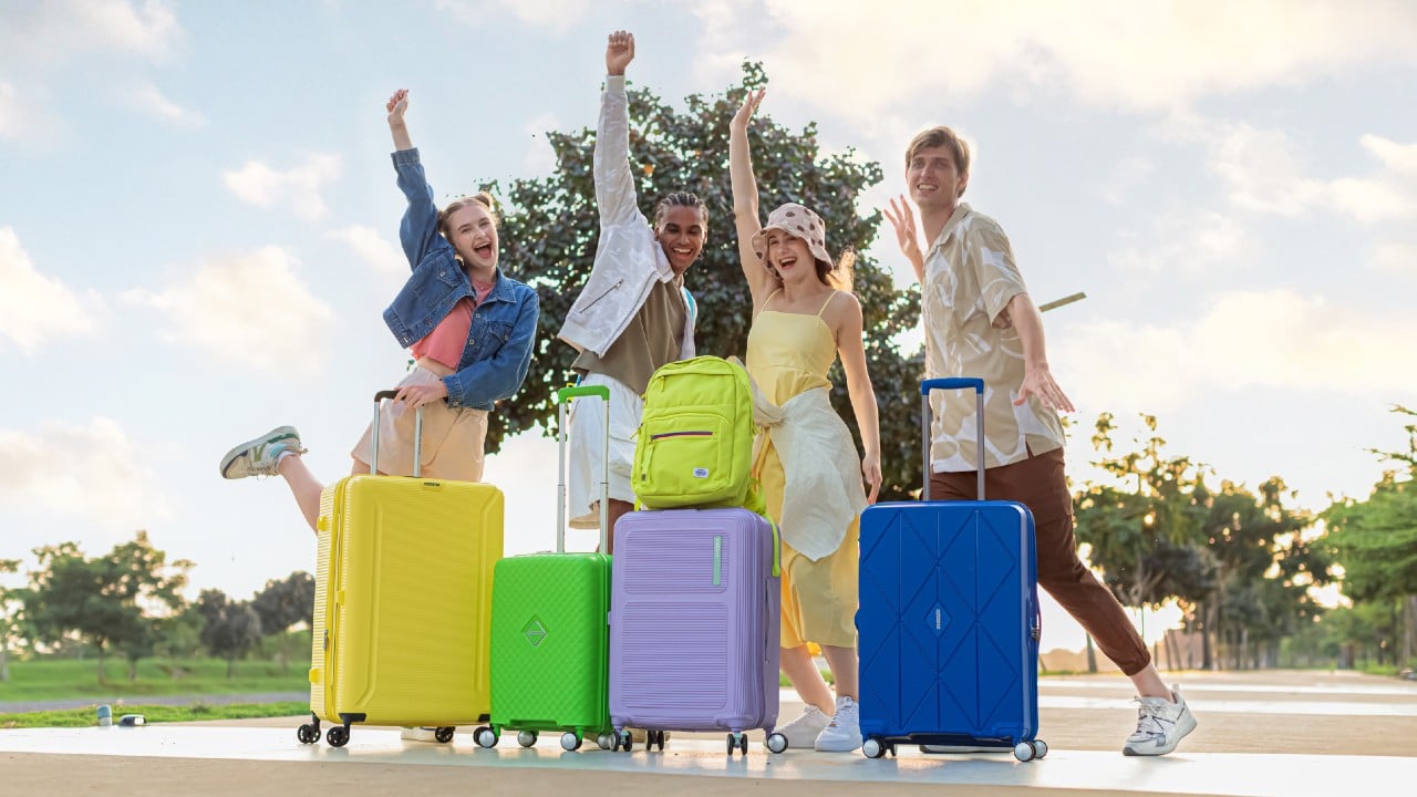 Lớp lót RPET được xử lý kháng khuẩn
Ngăn lưu trữ đồ dùng qua đêm với đai chéo giữ hành lý
Ngăn chứa laptop (lên tới 16") và máy tính bảng
Khóa kéo có...
