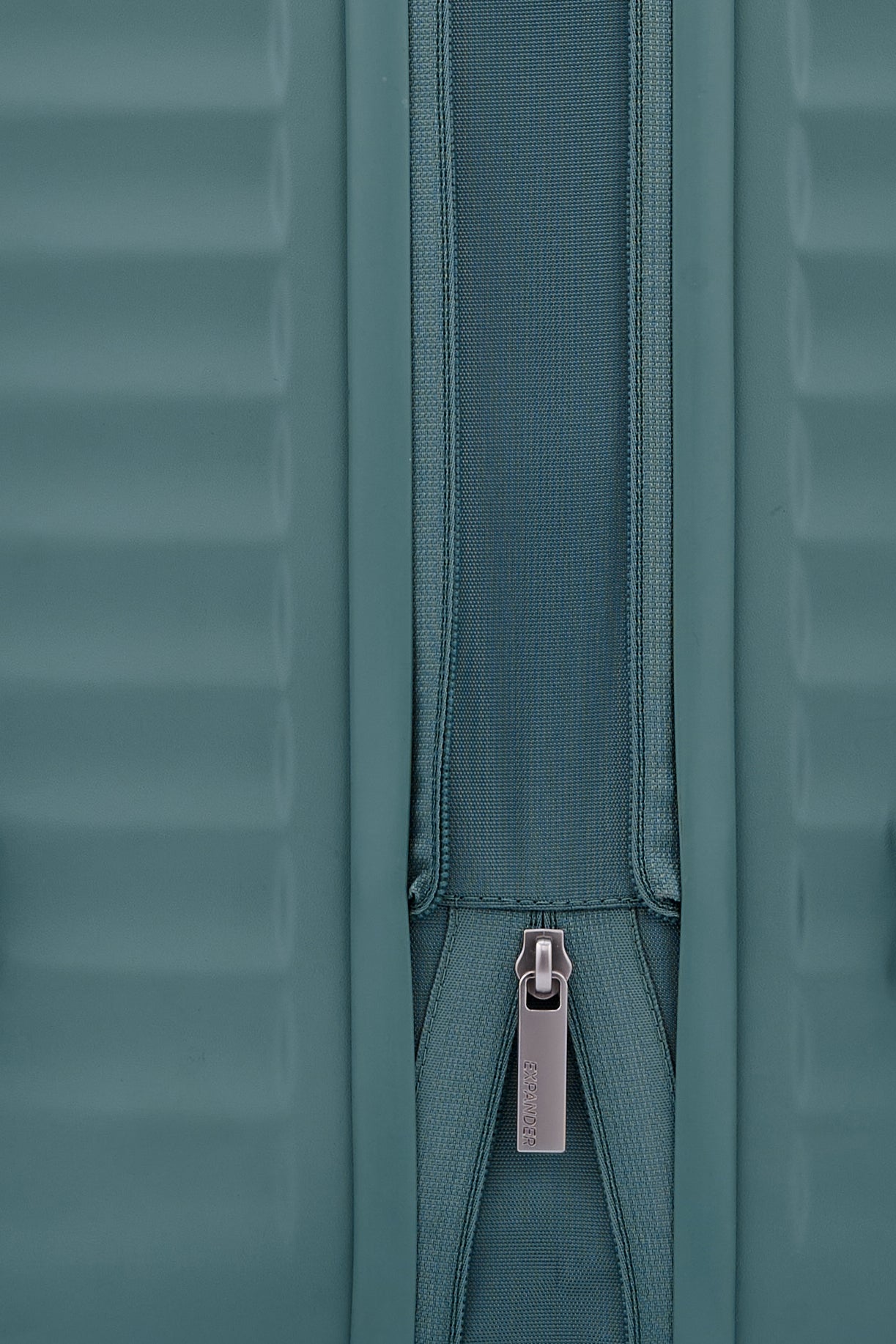 FRONTEC 上掀前開 19吋 可擴充行李箱  usp | American Tourister