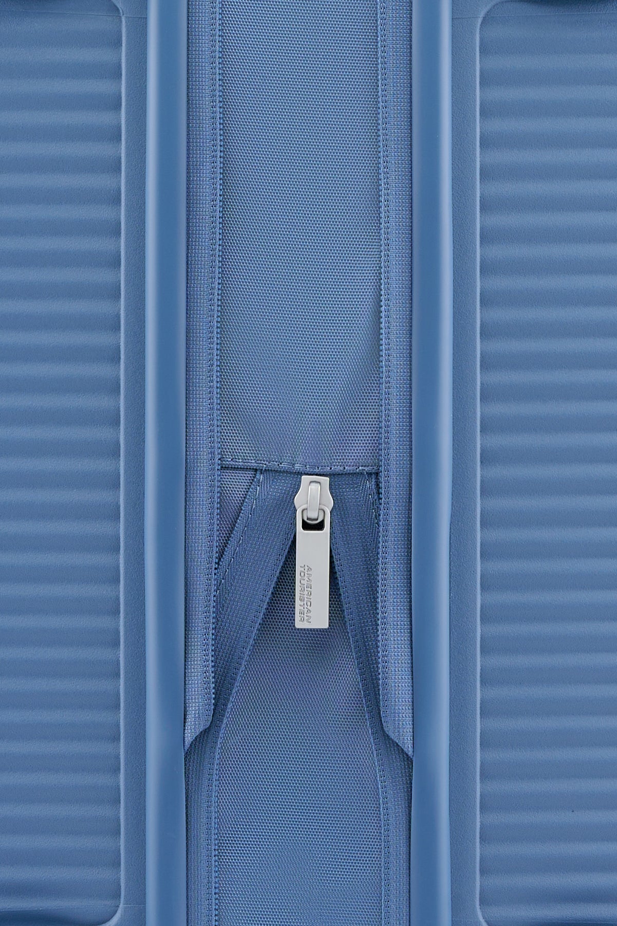 CURIO 上掀前開 20吋 可擴充行李箱  usp | American Tourister
